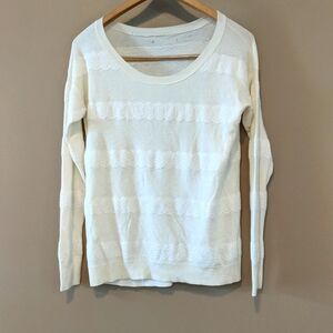 $5 w/bundle American Eagle Outfitters Cream Sweater